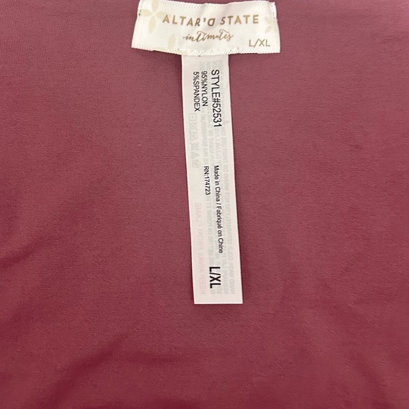 Seamless Long Sleeve Top - BRAND NEW Altar’d State - Picture 2 of 5